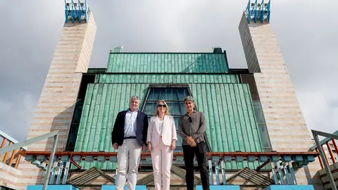 La consejera de Turismo, Cultura y Deporte, Eva Guillermina Fern&aacute;ndez, presenta el concierto &lsquo;Nando Ag&uuml;eros y Amigos&rsquo;, con motivo del 25 aniversario del artista, patrocinado por A&ntilde;o Jubilar Lebaniego y Cantabria Infinita.  
11 NOV 23