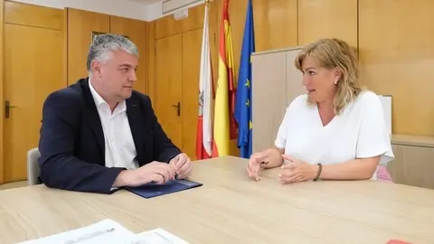 12:00.- Despacho del consejero. El consejero de Econom&iacute;a, Hacienda y Fondos Europeos, Luis &Aacute;ngel Ag&uuml;eros, mantiene un encuentro con la alcaldesa de Polanco, Rosa D&iacute;az. 12 de septiembre de 2023 &copy; Ra&uacute;l Lucio