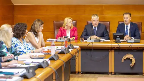 10:00 horas. Parlamento de Cantabria
El consejero de Econom&iacute;a, Hacienda y Fondos Europeos, Luis &Aacute;ngel Ag&uuml;eros, comparece en el Parlamento para presentar los proyectos de su departamento durante esta legislatura. 
27 SEPTIEMBRE 2023 &copy; Miguel de la Parra