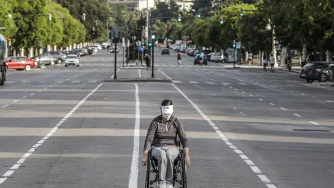 ROBER SOLSONA&hellip;202000502&hellip;VALENCIA&hellip;CIENTOS DE PERSONAS SALEN A LA CALLE PARA INICIAR LA ACTIVIDAD DEPORTIVA O PARA PASEAR, DESPU&Eacute;S DE 48 DIAS DE CONFINAMIENTO POR EL CORONAVIRUS.