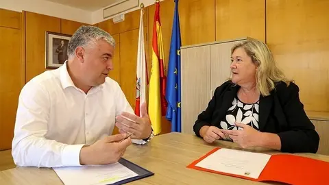 El consejero de Econom&iacute;a, Luis &Aacute;ngel Ag&uuml;eros, se re&uacute;ne con la alcaldesa de Los Tojos, Bel&eacute;n Ceballos. 
4 oct 23