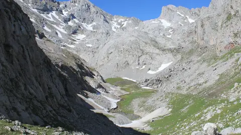 Trabajos de recuperacion del Lago Andara en el parque de picos de europa.
Jesus Oria.

24 MAY 11