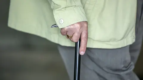 fabiola garcia visita a residencia de maiores porta do cami&ntilde;o