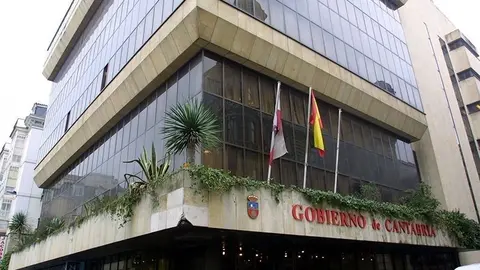 SEDE CONSEJERIA DE ECONOMIA Y HACIENDA.
EDIFICIO MACHO.SANTANDER
NACHO ROMERO &copy;
20 NOV 01