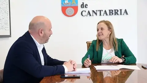 La consejera de Presidencia, Justicia, Seguridad y Simplificaci&oacute;n Administrativa, Isabel Urrutia, recibe al alcalde de Laredo 
24 oct 24