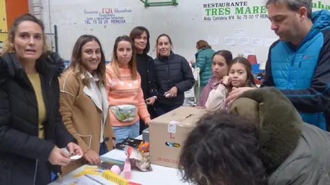 Una parte de la organización del mercadillo