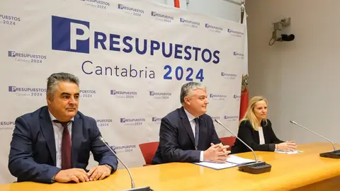 09:00 horas. Parlamento de Cantabria. El consejero de Econom&iacute;a, Hacienda y Fondos Europeos, Luis &Aacute;ngel Ag&uuml;eros, registra el proyecto de Ley de Presupuestos Generales de Cantabria para 2024  31 de octubre de 2023 &copy; Ra&uacute;l Lucio