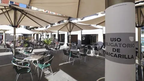 Valladolid. 3/9/2020. Terrazas de la  Mayor de Valladolid medio vac&iacute;a tras los rebrotes del COVID19.
Photogenic/Miguel &Aacute;mgel Santos/EuropaPress