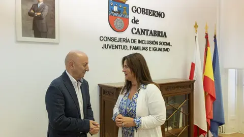 9:00.- Sala de reuniones de la Consejer&iacute;a
La consejera de Inclusi&oacute;n Social, Juventud, Familias e Igualdad, Bego&ntilde;a G&oacute;mez del R&iacute;o, se re&uacute;ne con el alcalde de B&aacute;rcena de Cicero, Gumersindo Ranero.
