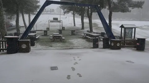PIMERAS NEVADAS CON BORRASCA CIAR&Aacute;N. CABEZA DE MANZANEDA, (POBRA DE TRIVES). OURENSE. 02/11/23. foto Rosa Veiga