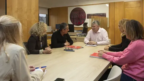 9:15.- Despacho del consejero
El consejero de Econom&iacute;a, Hacienda y Fondos Europeos, Luis &Aacute;ngel Ag&uuml;eros, se re&uacute;ne con CCOO.
