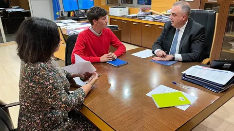 18:30.- Despacho del consejero
El consejero de Fomento, Ordenaci&oacute;n del Territorio y Medio Ambiente, Roberto Media, recibe al alcalde de Casta&ntilde;eda.