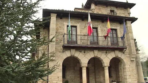 AYUNTAMIENTO DE PUENTE VIESGO.
M&Oacute;NICA REST&Aacute;N&copy;
22 FEB 02