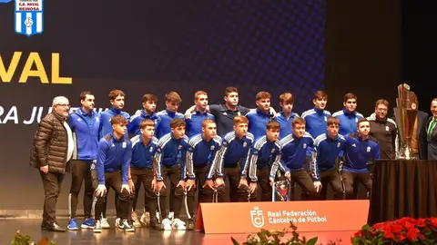Equipo juvenil que ascendió a la liga nacional la temporada pasada