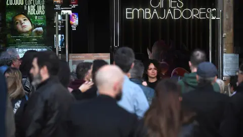 La Fiesta del Cine regresa del 15 al 18 de mayo en los Cines Embajadores, a 14 de abril de 2023, en Madrid (Espa&ntilde;a). La 20&ordf; edici&oacute;n de la Fiesta del Cine se celebrar&aacute; en toda Espa&ntilde;a del 15 al 18 de mayo, fechas en las que los espectadores podr&aacute;n disfrutar de todas las pel&iacute;culas de la cartelera al precio especial de 3,50 euros por entrada. Las acreditaciones para participar en el evento se pueden conseguir desde ayer, 13 de abril, y la venta anticipada de las entradas comenzar&aacute; el pr&oacute;ximo 10 de mayo.