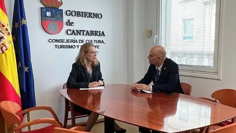 12.00.- Despacho de la consejera
La consejera de Cultura, Turismo y Deporte, Eva Guillermina Fern&aacute;ndez, recibe al alcalde de Los Corrales de Buelna.