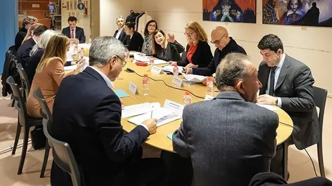 09.15.- Palacio de Festivales. La presidenta del Gobierno de Cantabria, Mar&iacute;a Jos&eacute; S&aacute;enz de Buruaga, preside el Patronato del FIS. 21 de diciembre de 2023 &copy; Ra&uacute;l Lucio