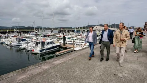 12:00 horas. Santo&ntilde;a
El consejero de Fomento, Ordenaci&oacute;n del Territorio y Medio Ambiente, Roberto Media, visita el Puerto de Santo&ntilde;a junto al alcalde, Jes&uacute;s Gullart.