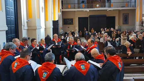 La Ronda La Esperanza cantó la misa