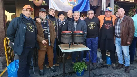 Desde hace 16 a&ntilde;os vienen los olleros de Alicante, recorriendo 900&nbsp;kil&oacute;metros