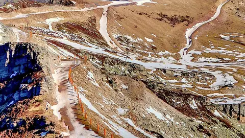 Imagen desde Pico Tres Mares sin nieve. Foto  