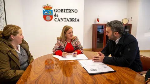 08.45 horas. Despacho de la consejera
La consejera de Presidencia, Justicia, Seguridad y Simplificaci&oacute;n Administrativa, Isabel Urrutia, se re&uacute;ne con el alcalde de Ribamont&aacute;n al Monte, Joaqu&iacute;n Arco.
 6 FEBRERO 2024 &copy; Miguel De la Parra