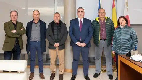 09:15 horas. Despacho del consejero de Fomento, Ordenaci&oacute;n del Territorio y Medio Ambiente
El consejero de Fomento, Ordenaci&oacute;n del Territorio y Medio Ambiente, Roberto Media, se re&uacute;ne con el presidente de AMA, Antonio Vilela.