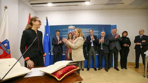 La consejera de Presidencia, Justicia, Seguridad y Simplificaci&oacute;n Administrativa, Isabel Urrutia, preside la toma de posesi&oacute;n de la directora general de Seguridad y Protecci&oacute;n Ciudadana, M&oacute;nica Escobedo.
12 FEB 24