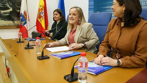 La consejera de Presidencia, Justicia, Seguridad y Simplificaci&oacute;n Administrativa, Isabel Urrutia, presenta, en rueda de prensa, la memoria de actividad de la Oficina del Gobierno de Cantabria en Bruselas. 
12 FEB 24