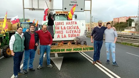 Ganaderos a punto de iniciar la tractorada el pasado viernes