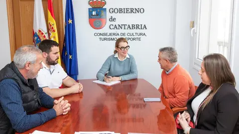13:00.- Despacho de la consejera 
La consejera de Cultura, Turismo y Deporte, Eva Guillermina Fern&aacute;ndez, recibe al alcalde de Hazas de Cesto.
