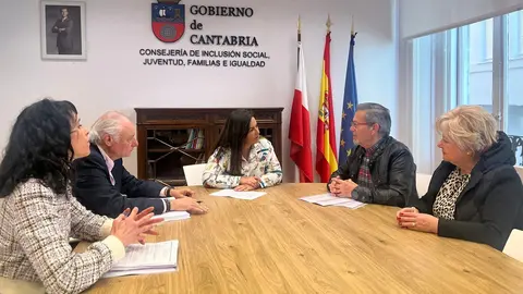 11:30.- Despacho de la consejera
La consejera de Inclusi&oacute;n Social, Juventud, Familias e Igualdad, Bego&ntilde;a G&oacute;mez, recibe a la Federaci&oacute;n de Personas Mayores.