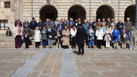 Los coralistas se preparan para interpretar Dona nobis pacem