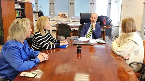 EDUCACI&Oacute;N. Consejero Sergio Silva. Reuni&oacute;n alcaldesa entrambasaguas. 27 Marzo 2024 &copy; Oficina de comunicaci&oacute;n