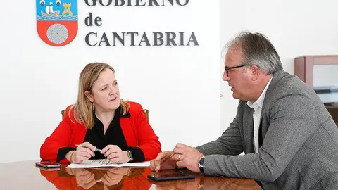 La consejera de Presidencia, Justicia, Seguridad y Simplificaci&oacute;n Administrativa, Isabel Urrutia, recibe al alcalde de Vega de Li&eacute;bana.
21 MAR 24