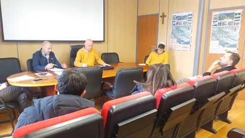 Roberto Puente en el momento de la defensa de la moción de reprobación