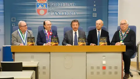 10:00 horas. Sala de Prensa del Gobierno de Cantabria. El consejero de Desarrollo Rural, Ganader&iacute;a, Pesca y Alimentaci&oacute;n, Pablo Palencia, presenta, en rueda de prensa, el libro 'Queso, coraz&oacute;n y vida'. 4 de abril de 2024 &copy; Ra&uacute;l Lucio