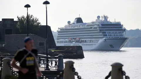 A Coru&ntilde;a.- 
Entrada en el  Puerto de A Coru&ntilde;a el primer crucero desde el inicio de la crisis sanitaria por la pandemia del covid, en marzo de 2020: el &ldquo;Viking Sky&rdquo;, de la naviera Viking Ocean Cruises
11/09/2021
Foto: M. Dylan / Europa Press