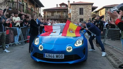 20:00 horas. Plaza Marqu&eacute;s de Valdecilla, Li&eacute;rganes. La presidenta de Cantabria, Mar&iacute;a Jos&eacute; S&aacute;enz de Buruaga, participa en la ceremonia de salida del Rallye Festival Hoznayo. 11 de abril de 2024 &copy; Ra&uacute;l Lucio