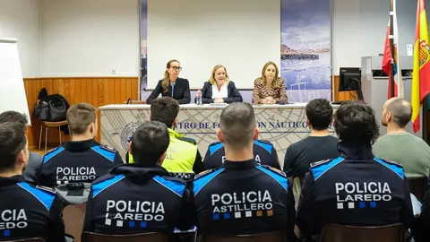 09:00.- Escuela de Formaci&oacute;n N&aacute;utico Pesquera. La consejera de Presidencia, Justicia, Seguridad y Simplificaci&oacute;n Administrativa, Isabel Urrutia, asiste al inicio del Curso B&aacute;sico de Polic&iacute;a Local para nuevos agentes. 4 de abril de 2024 &copy; Ra&uacute;l Lucio