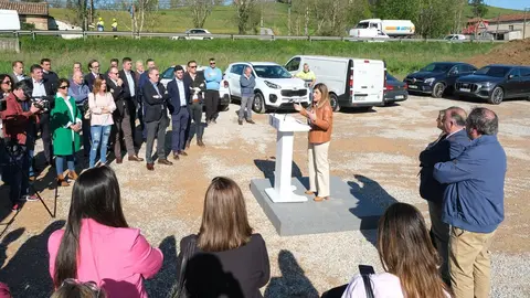10:00 horas. Penagos. La presidenta de Cantabria, Mar&iacute;a Jos&eacute; S&aacute;enz de Buruaga, asiste al inicio de las obras de la variante de Sar&oacute;n. 12 de abril de 2024 &copy; Ra&uacute;l Lucio