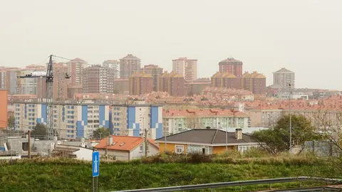 15/3/22  SANTANDER
ep el polvo sahariano ti&ntilde;e de marr&oacute;n Cantabria

FOTO: JUAN MANUEL SERRANO ARCE