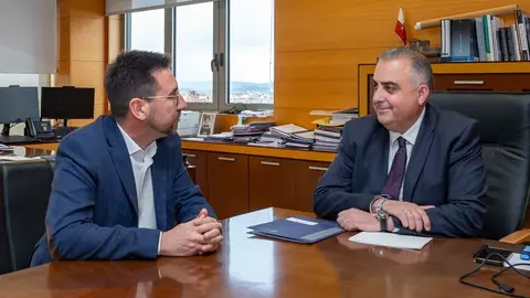 09:30.- Despacho del consejero 
El consejero de Fomento, Ordenaci&oacute;n del Territorio y Medio Ambiente, Roberto Media, recibe al alcalde de Colindres.