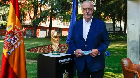Vicente del Bosque, ex head coach of Spain Team, poses for photo with the World Campion trophy during an act to commemorate the 10th anniversary of the victory of the Spanish soccer team in the World Cup in South Africa to become World Champion, at the CSD, Superior Sports Council, on July 10, 2020 in Madrid, Spain.