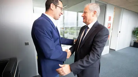 09:30.- Despacho del consejero 
El consejero de Industria, Empleo, Innovaci&oacute;n y Comercio, Eduardo Arasti, recibe al alcalde de Val de San Vicente. 
 7 MAYO 2024 &copy; Miguel De la Parra