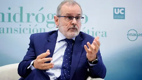 6/10/21  PAMPLONA
EP
Inauguraci&oacute;n de la jornada 'El hidr&oacute;geno en la transici&oacute;n energ&eacute;tica', a cargo del rector de la UC, &Aacute;ngel Pazos; el presidente de Cantabria, Miguel &Aacute;ngel Revilla; el consejero delegado de Enag&aacute;s, Marcelino Oreja; y la vicepresidenta del Consejo de Santander Espa&ntilde;a y consejera de Enag&aacute;s, Isabel Tocino, en el Paraninfo de la UC.


FOTO: Juan Manuel Serrano Arce