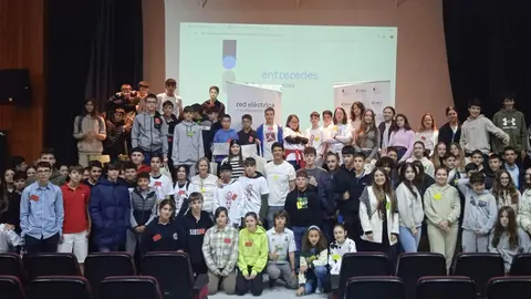 Alumnos de centros educativos de Cantabria participan en las Olimpiadas Entreredes