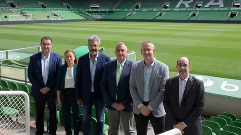 El consejero de Fomento, Ordenaci&oacute;n del Territorio y Medio Ambiente, Roberto Media, presenta el balance de la campa&ntilde;a realizada por Ecoembes, Racing de Santander, Ayuntamiento de Santander y Gobierno de Cantabria 'Somos Especiales, Reciclamos'. 
21 mayo 2024