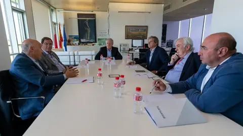 12.30.- Despacho del consejero
El consejero de Industria, Empleo, Innovaci&oacute;n y Comercio, Eduardo Arasti, se re&uacute;ne con el Comit&eacute; de Expertos de Sodercan.  23 MAYO 2024 &copy; Miguel De la Parra