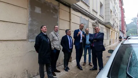11:00 horas. Ayuntamiento de Torrelavega
El consejero de Fomento, Ordenaci&oacute;n del Territorio y Medio Ambiente, Roberto
Media, firma la cesi&oacute;n de viviendas para protecci&oacute;n oficial. 27 MAYO 2024 &copy; Miguel De la Parra